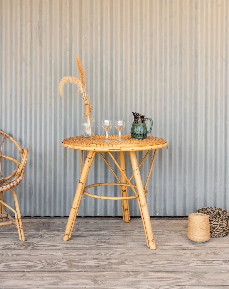 Francine, la table d'appoint en rotin N°1115