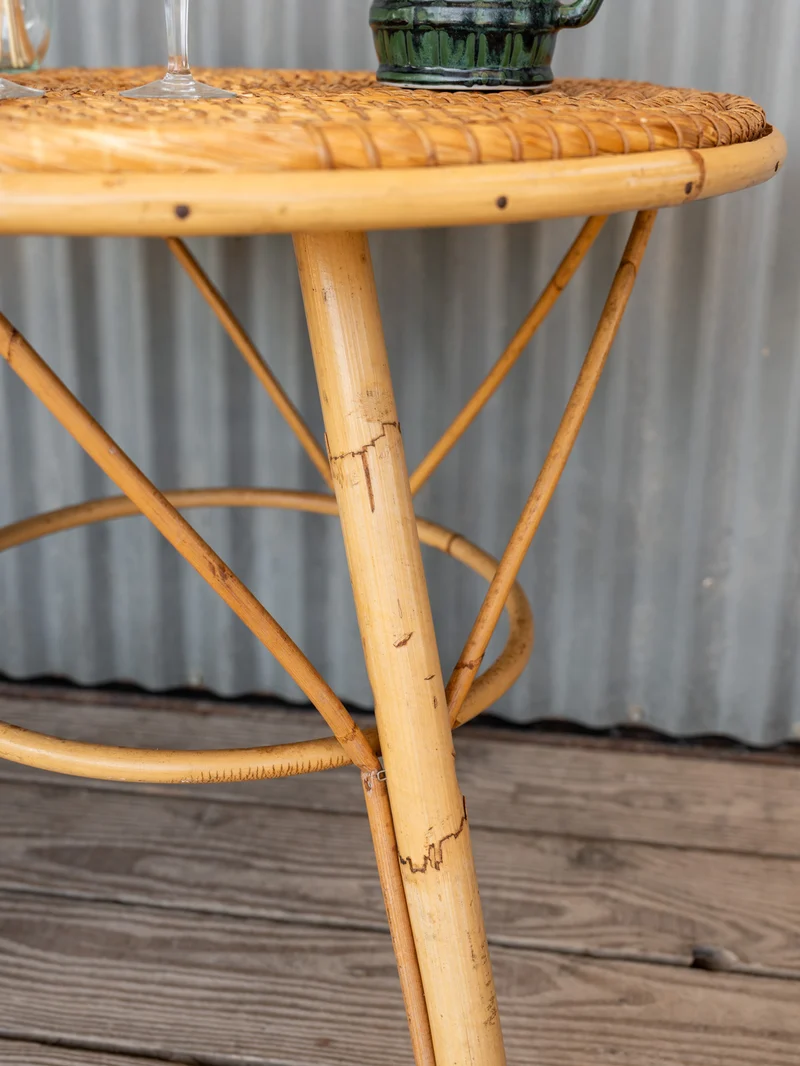 Francine, la table d'appoint en rotin N°1115