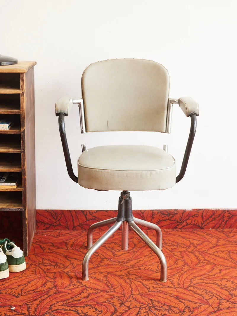 Jakob, le fauteuil d'atelier en skaï N°1282
