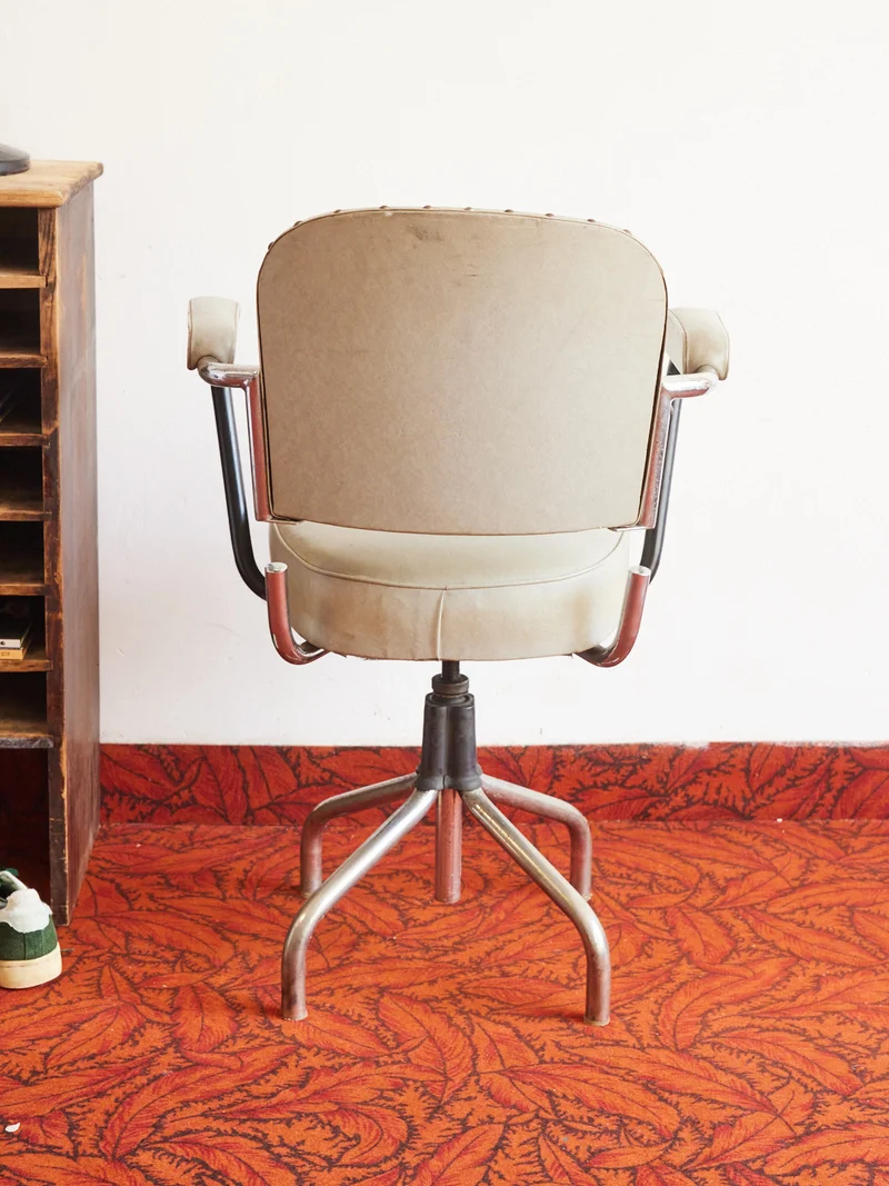 Jakob, le fauteuil d'atelier en skaï N°1282