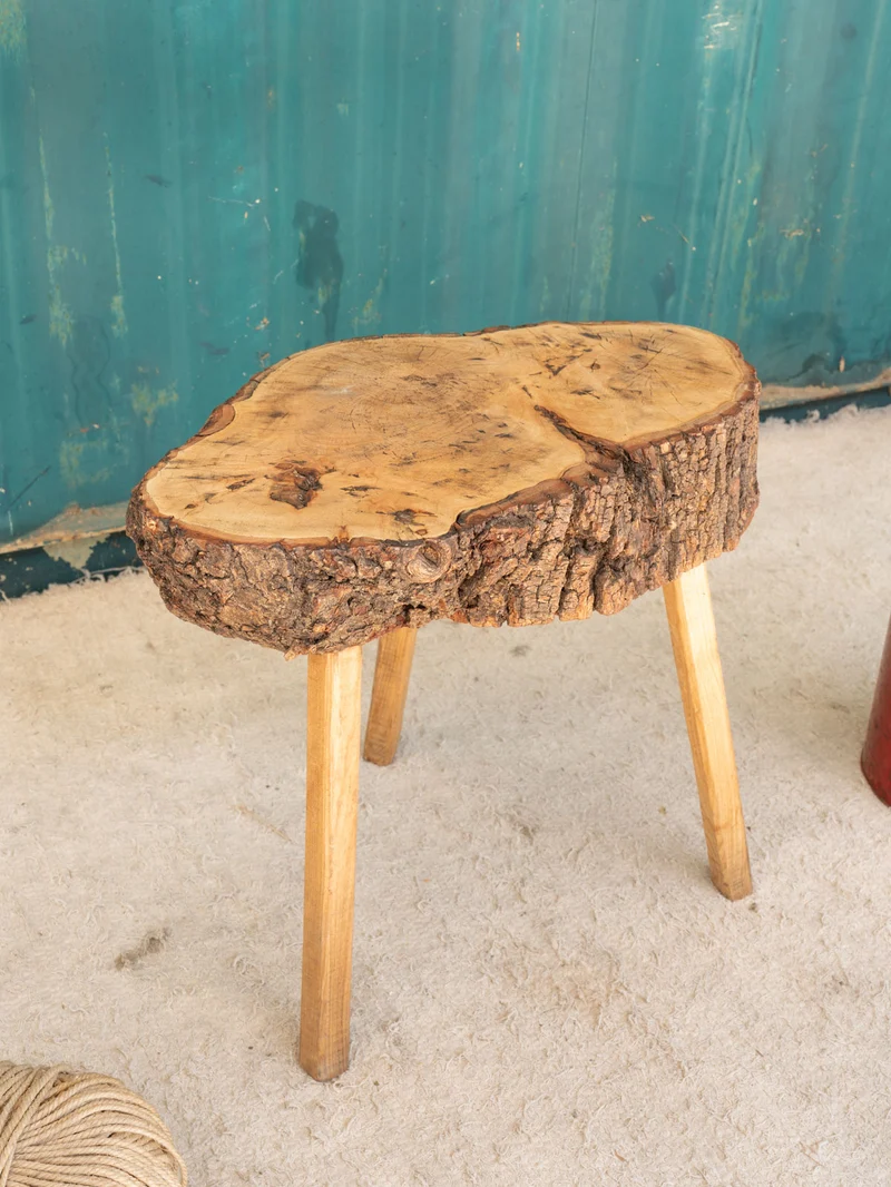 Regis, le tabouret en bois N°1467