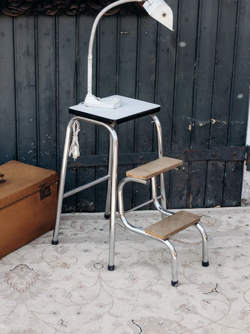 Axel, le tabouret-escabeau en formica N°703