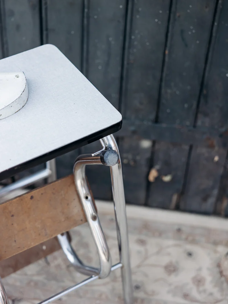 Axel, le tabouret-escabeau en formica N°703