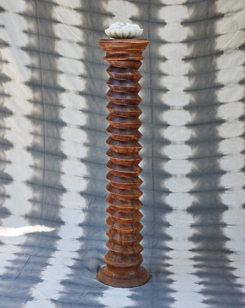 Hanna, la colonne en bois brut tourné N°1403
