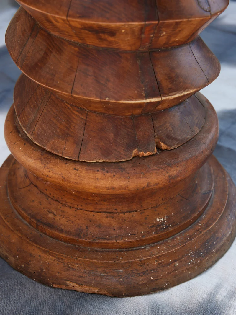 Hanna, la colonne en bois brut tourné N°1403