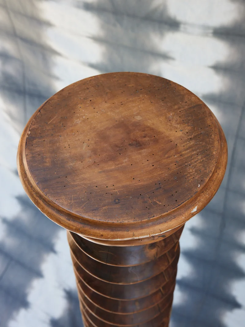 Hanna, la colonne en bois brut tourné N°1403
