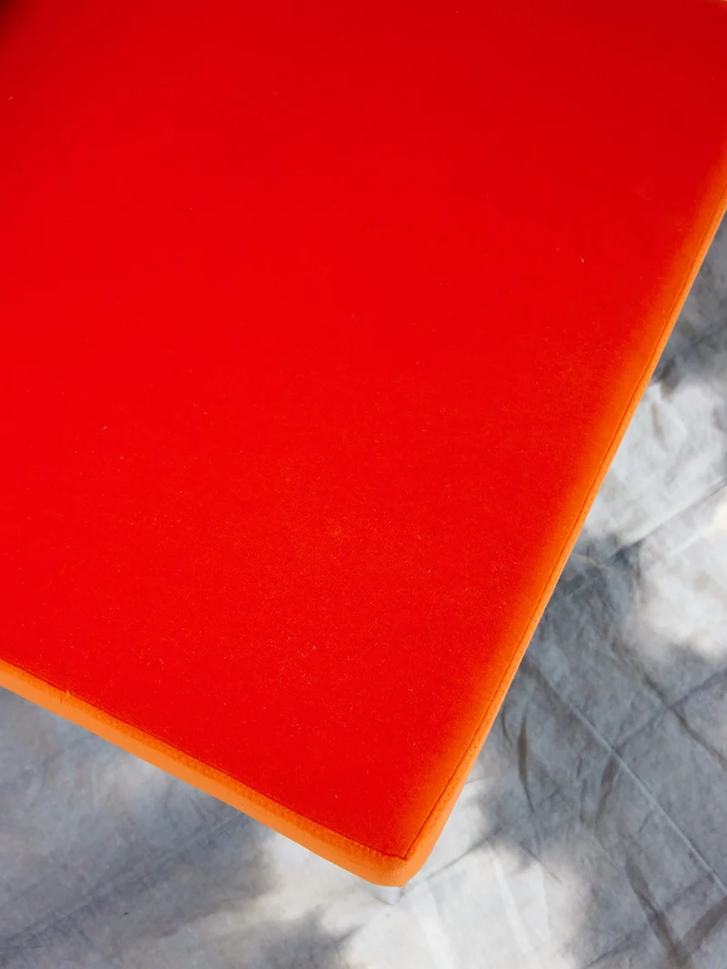 Olivia, la chauffeuse vintage orange N°92