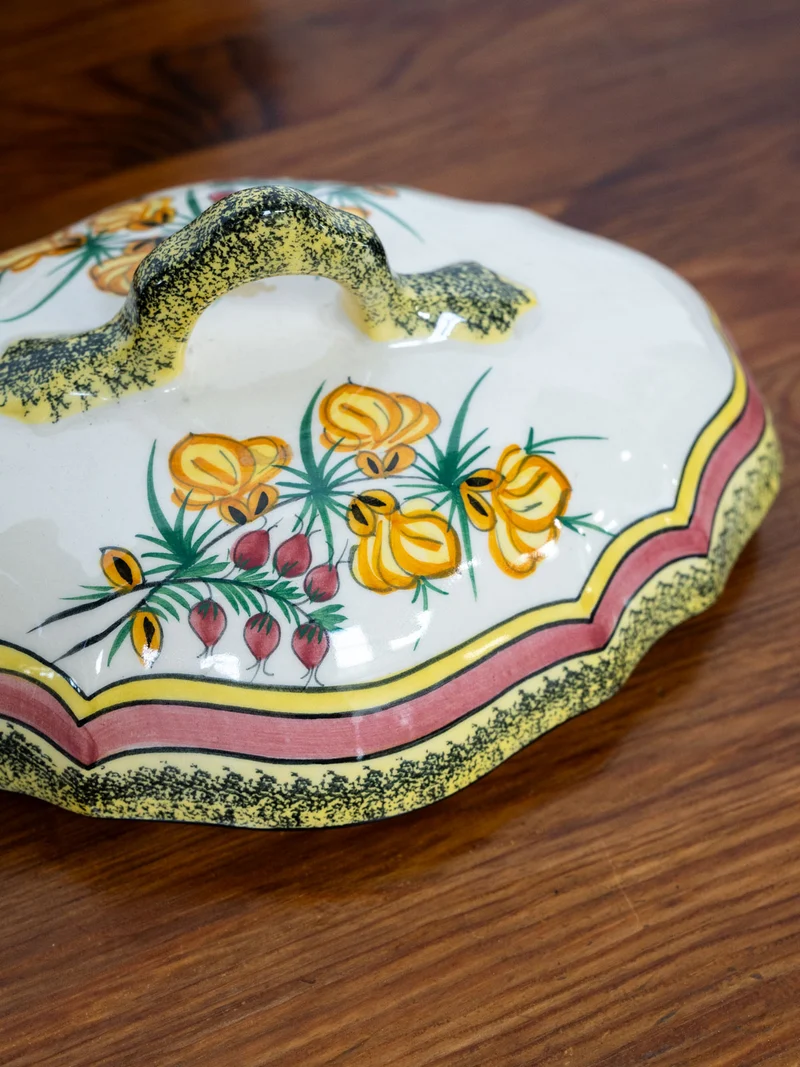 Nestor, la soupière en faïence Henriot Quimper N°709