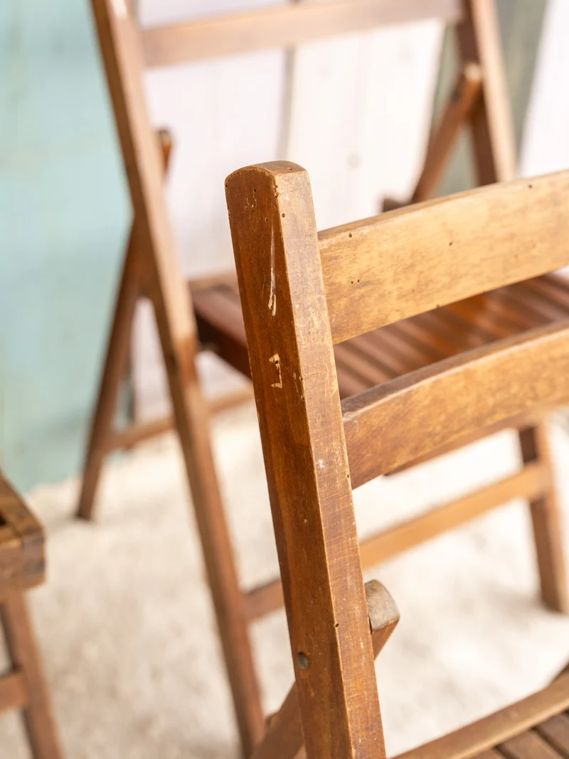 Claude, le lot de 5 chaises en bois N°1412