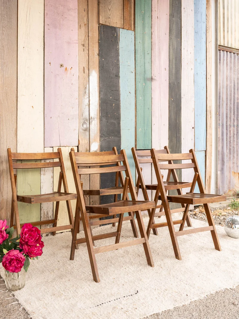 Claude, le lot de 5 chaises en bois N°1412