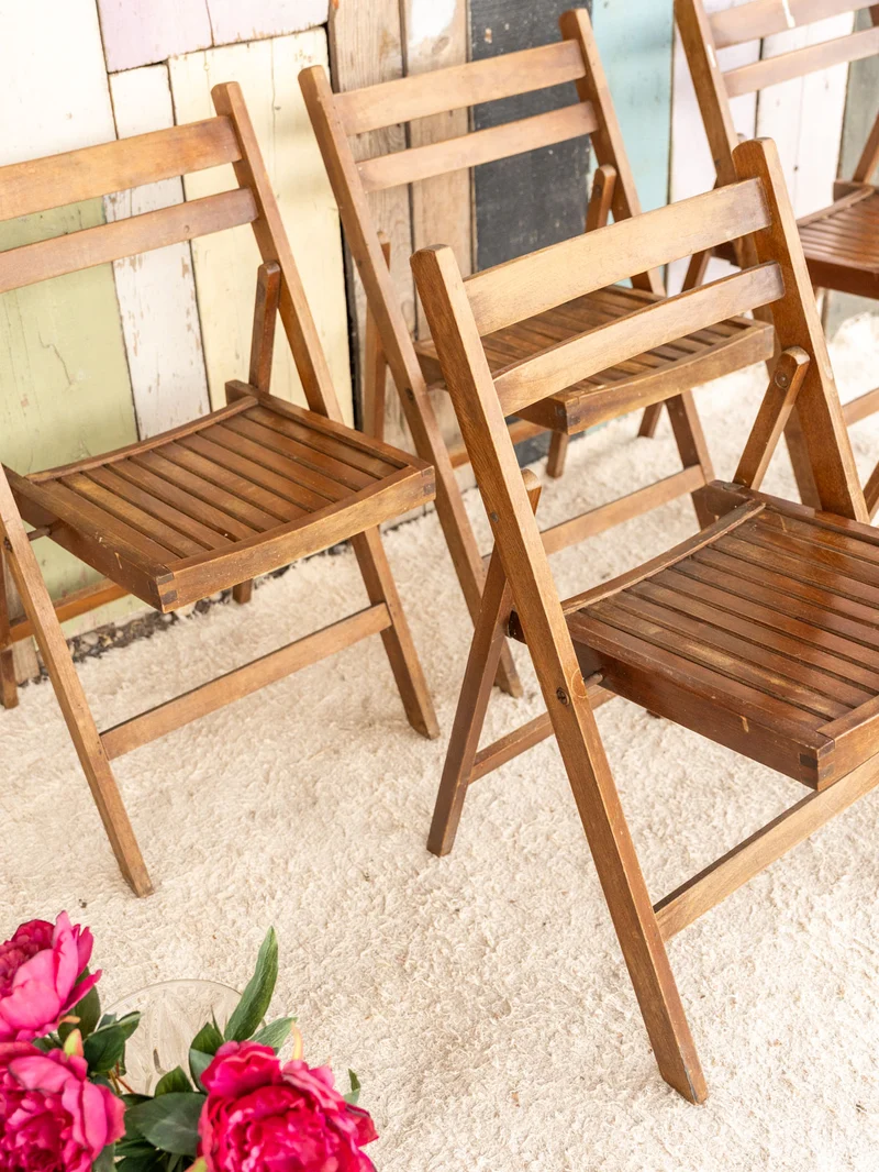 Claude, le lot de 5 chaises en bois N°1412
