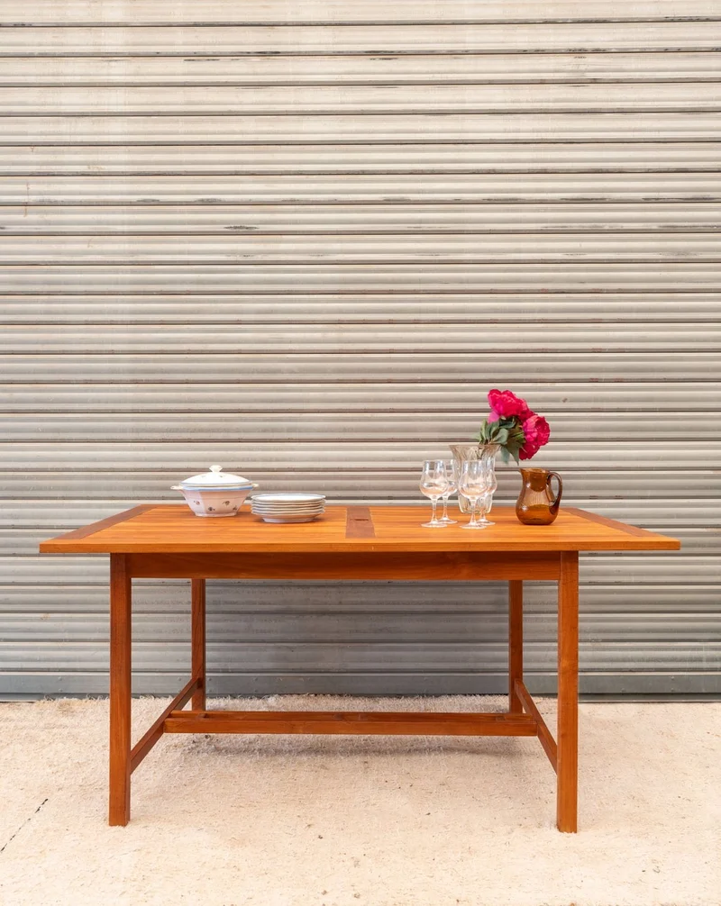 Romy, la table à manger en bois N°1444