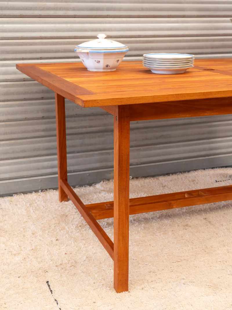 Romy, la table à manger en bois N°1444