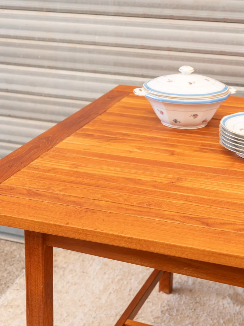 Romy, la table à manger en bois N°1444
