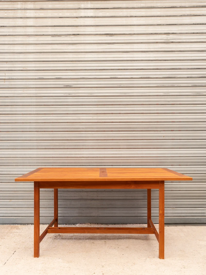Romy, la table à manger en bois N°1444