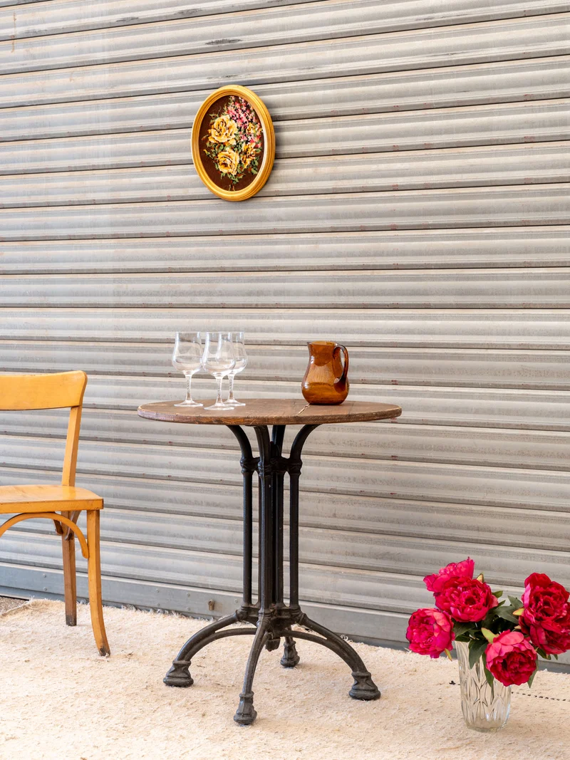 Denise, la table à manger bistro en bois et métal noir N°1185
