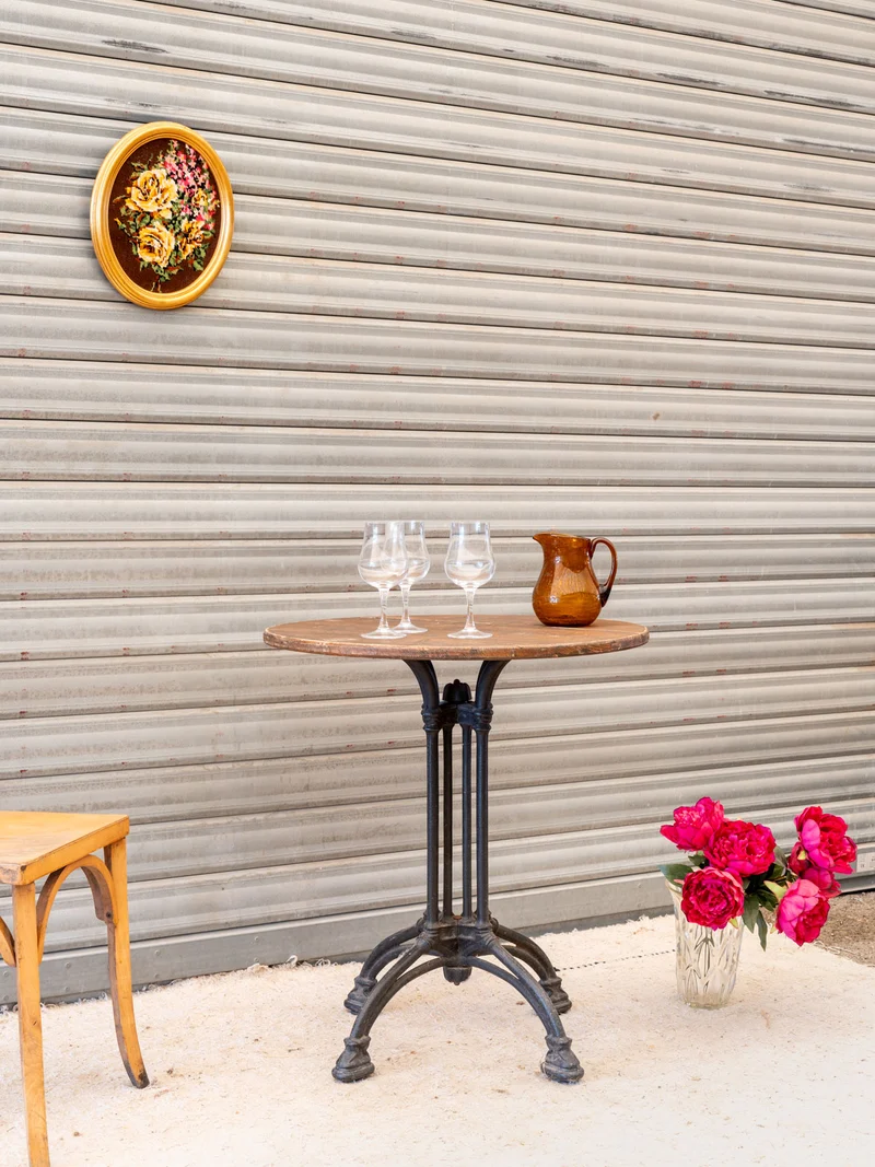 Denise, la table à manger bistro en bois et métal noir N°1185
