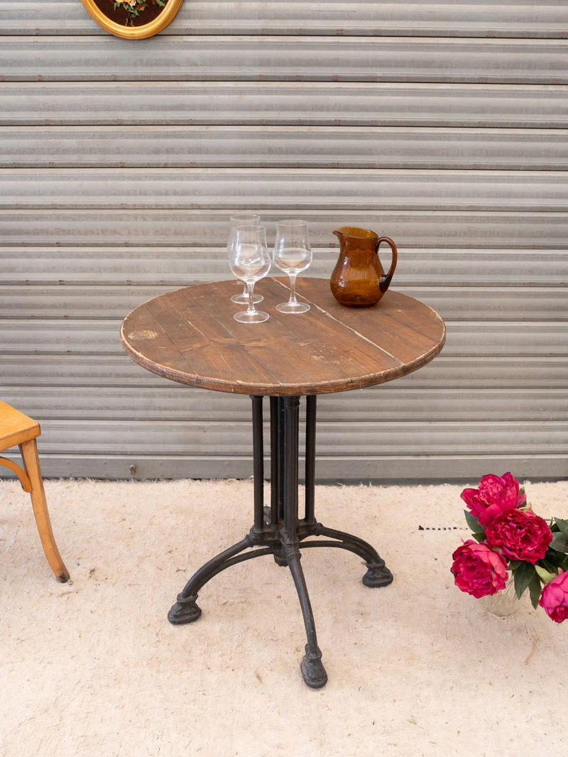 Denise, la table à manger bistro en bois et métal noir N°1185