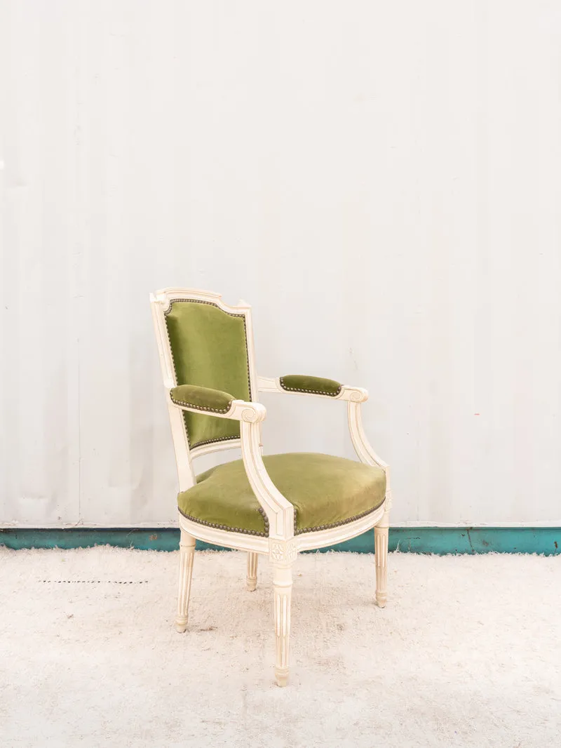 Ernest, le fauteuil en bois et velours vert N°1060