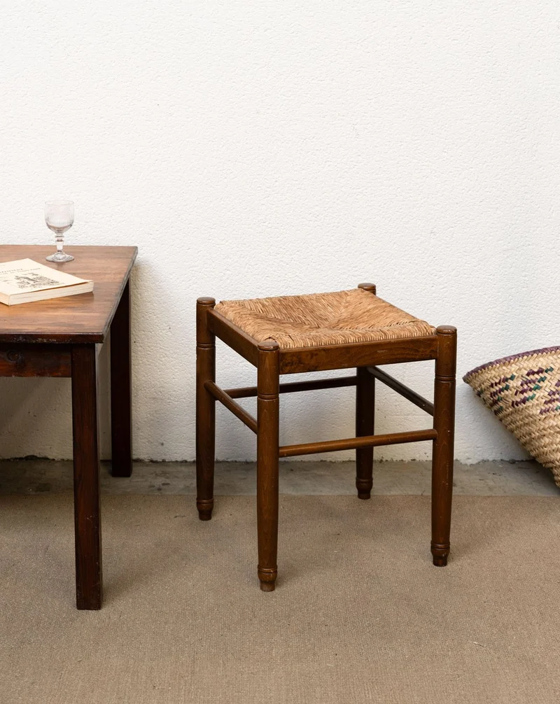 Regis, le tabouret en paille N°1471