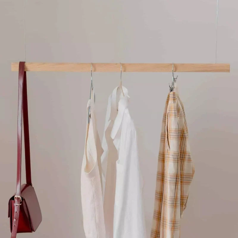 Portants à vêtements - La Barre suspendue