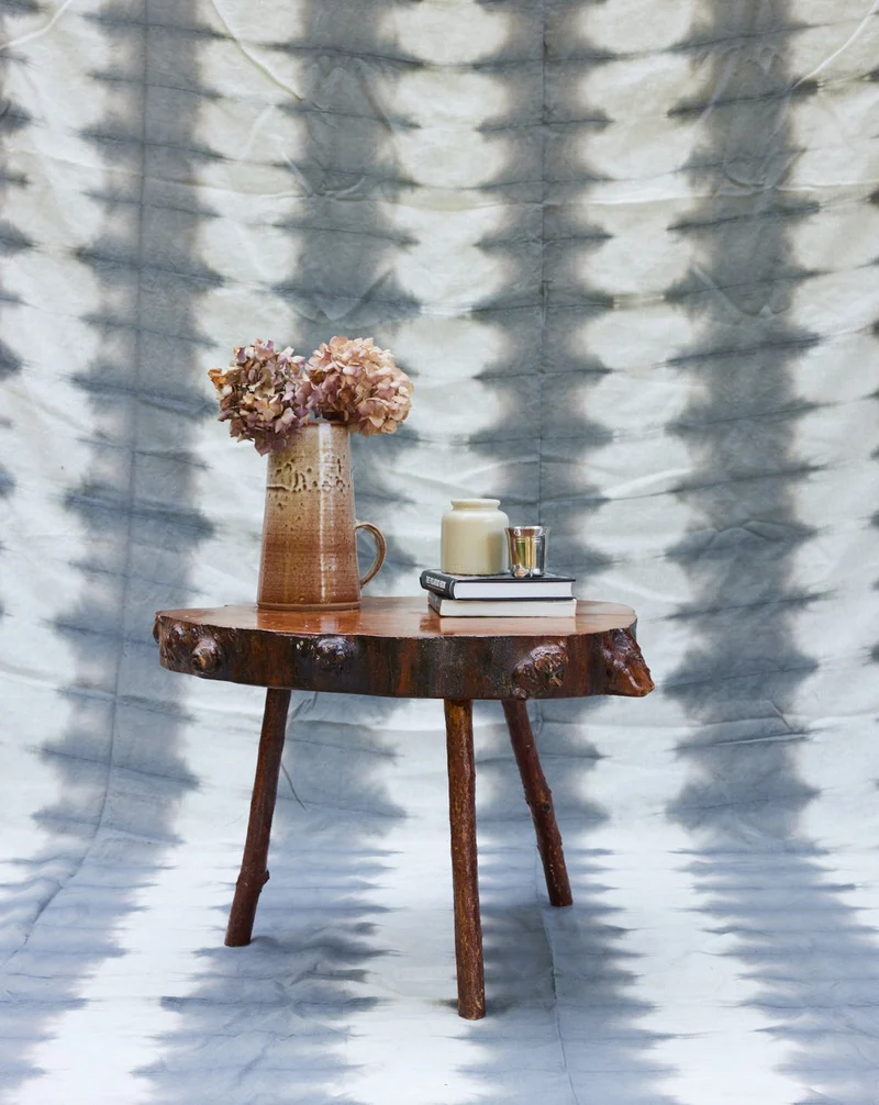 Donna, la table de salon brutaliste N°1073
