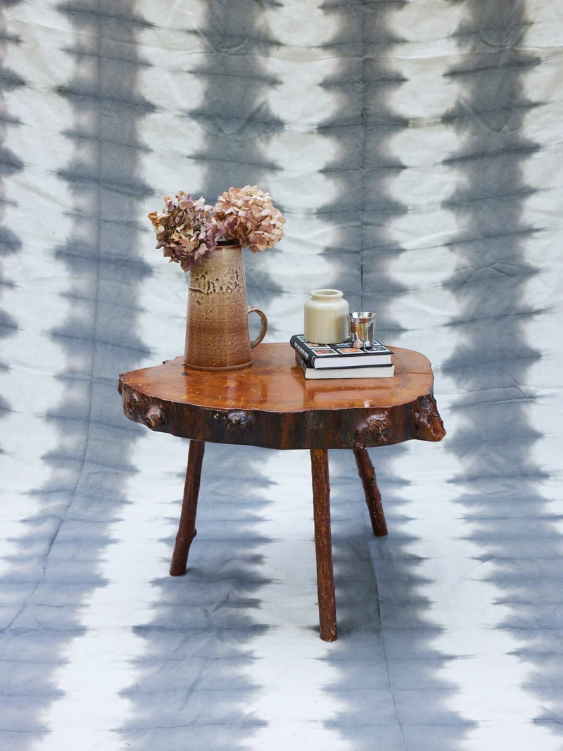 Donna, la table de salon brutaliste N°1073