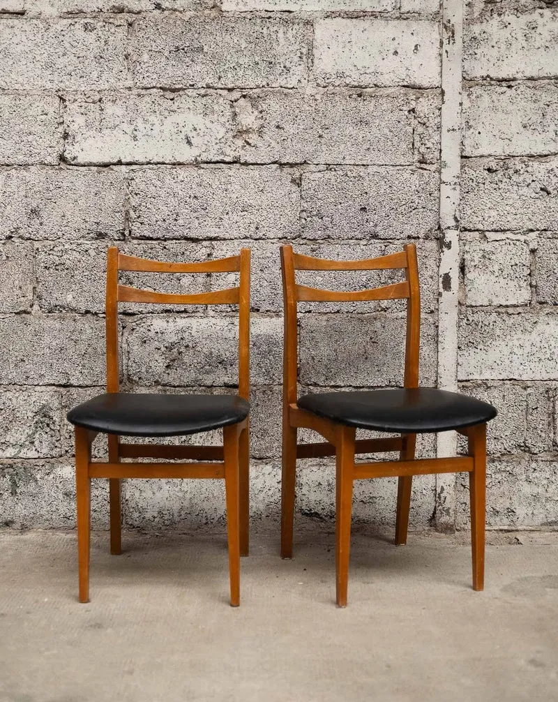 Alma, la paire de chaises en skaï N°1722