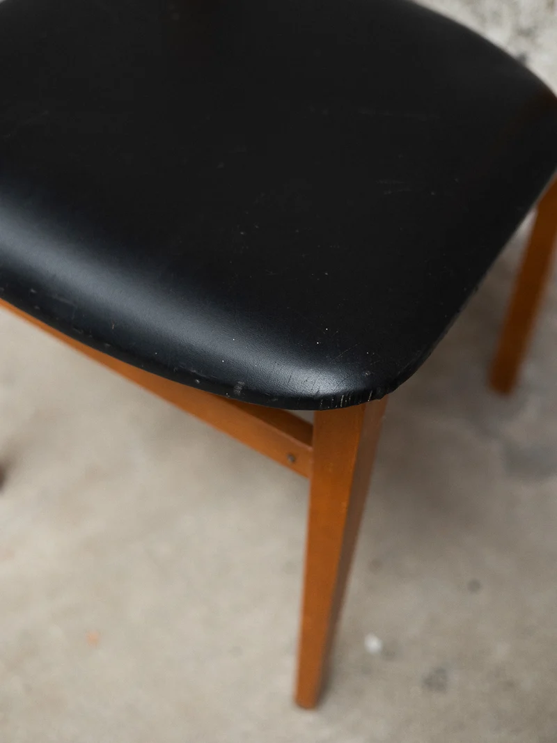 Alma, la paire de chaises en skaï N°1722
