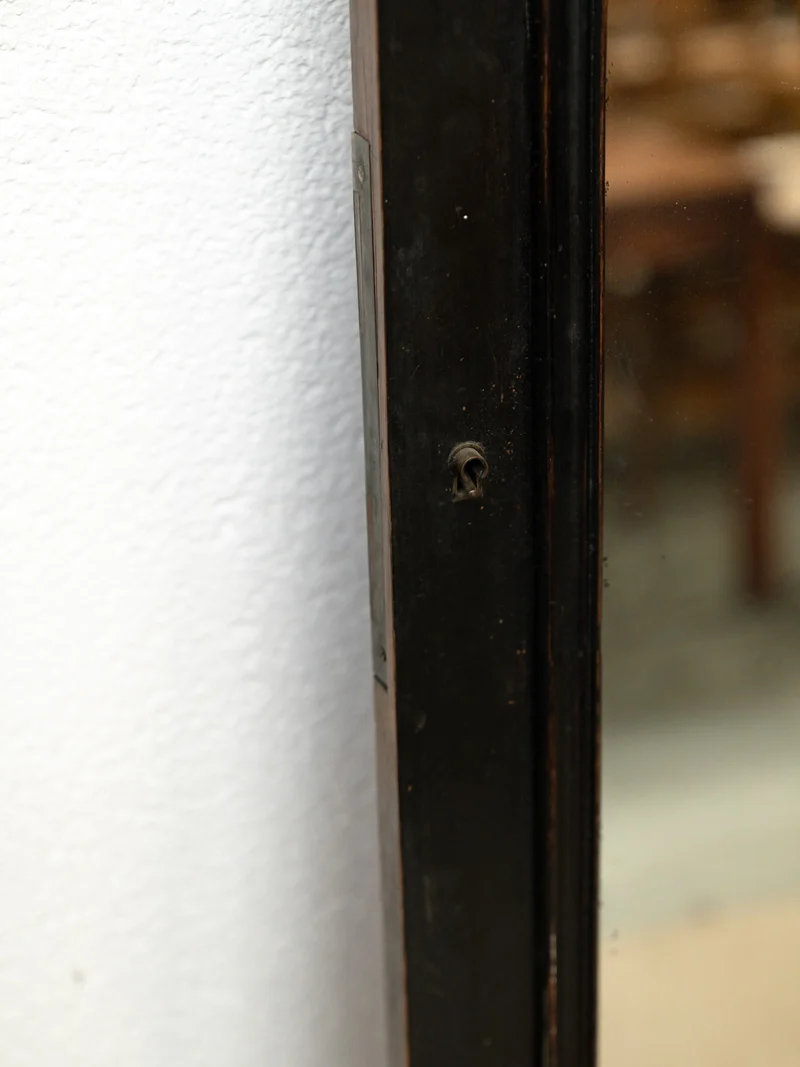 Georges, le grand miroir en bois ancien au fronton sculpté N°1318
