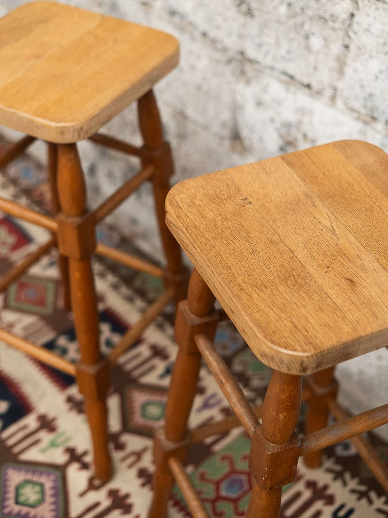 Axel, la paire de tabourets en chêne N°702