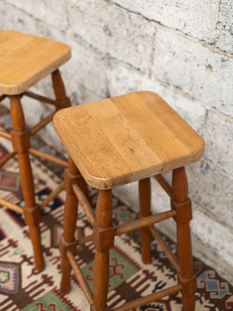 Axel, la paire de tabourets en chêne N°702