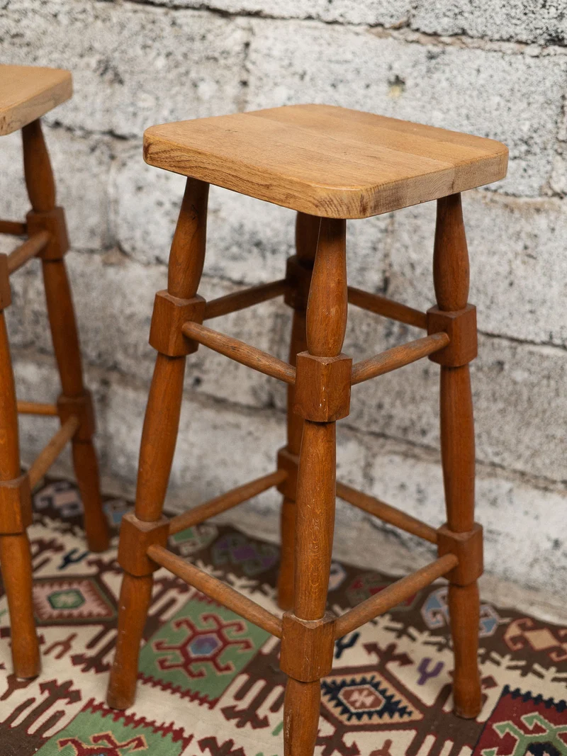 Axel, la paire de tabourets en chêne N°702