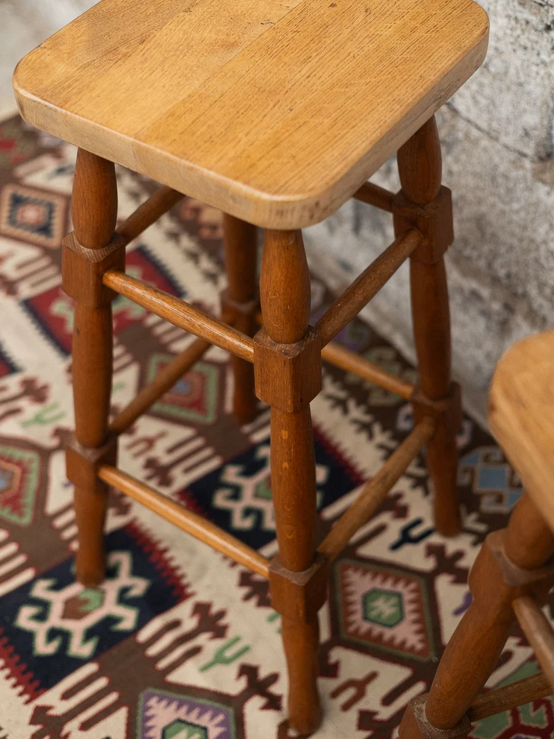 Axel, la paire de tabourets en chêne N°702