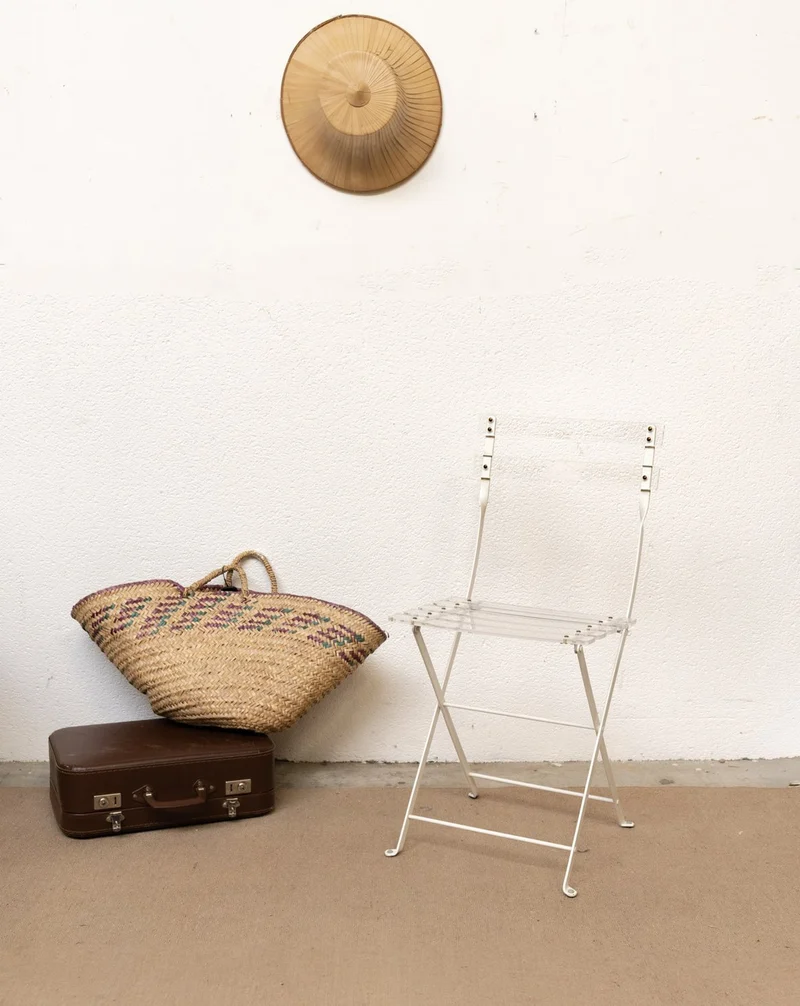 Alma, la chaise transparente N°1719