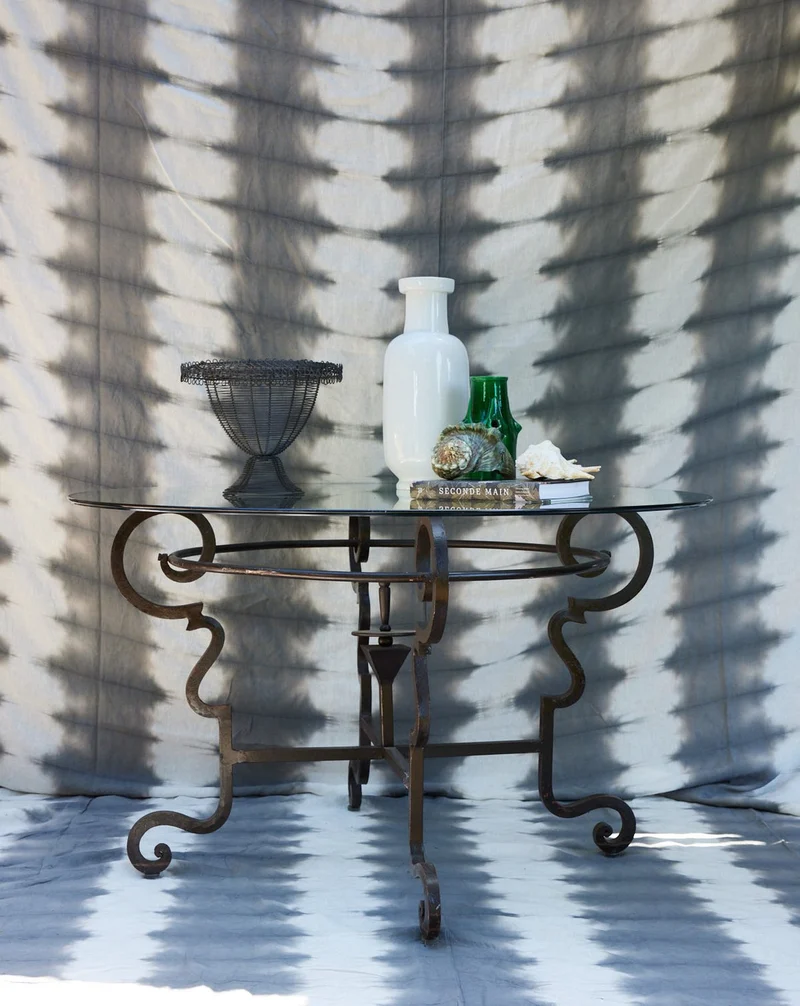 Karla, la table à manger ronde en verre biseauté N°1202
