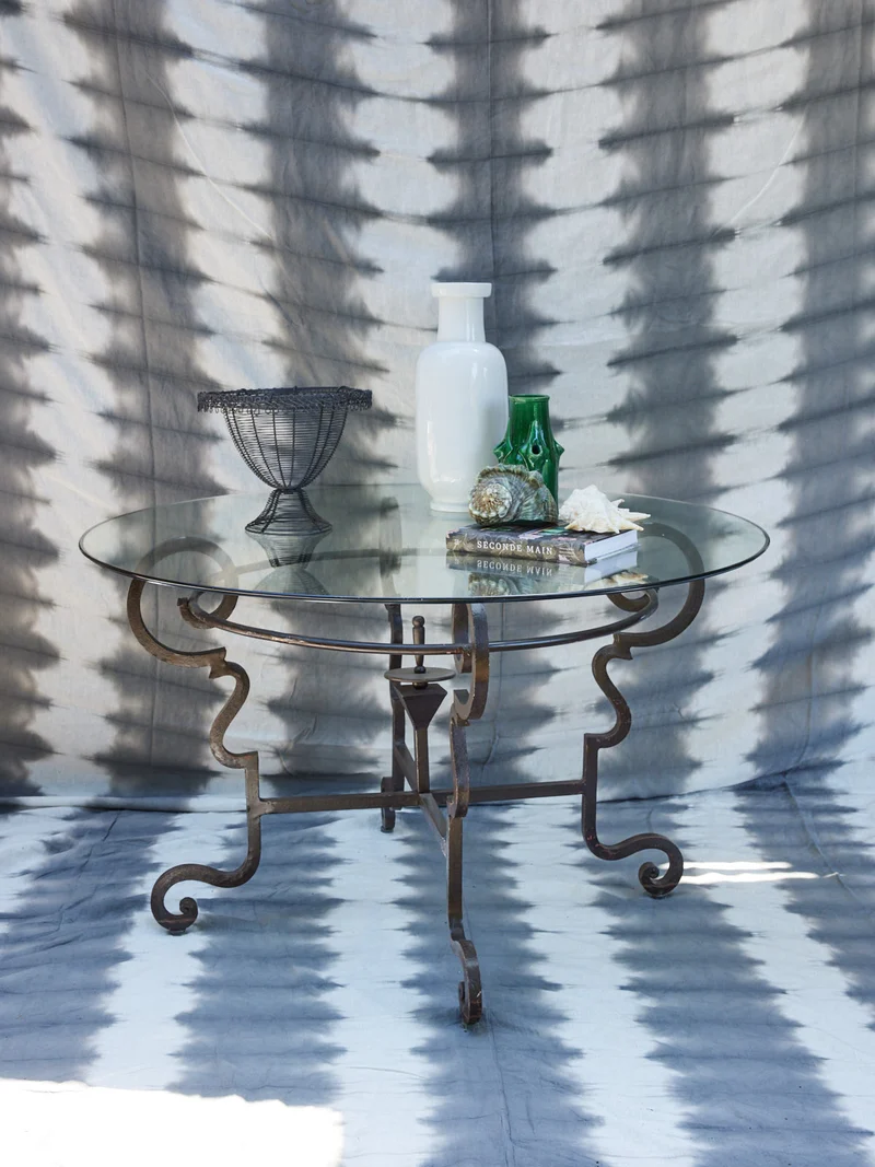 Karla, la table à manger ronde en verre biseauté N°1202