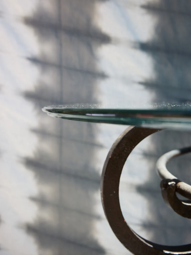 Karla, la table à manger ronde en verre biseauté N°1202
