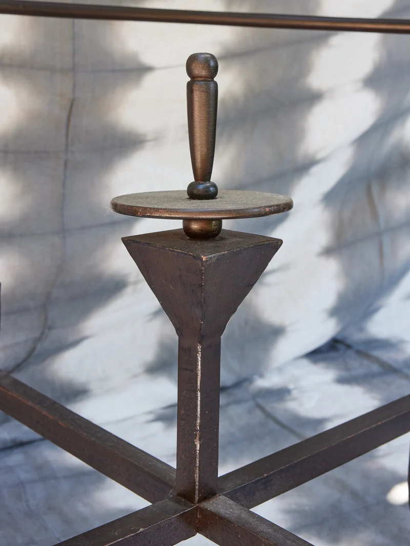 Karla, la table à manger ronde en verre biseauté N°1202
