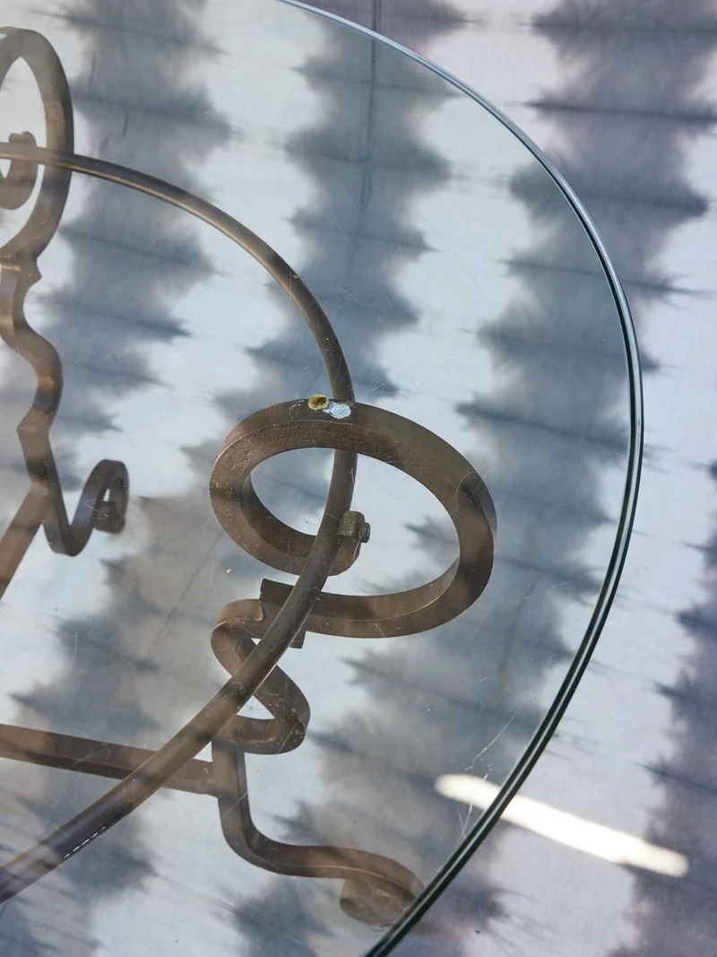 Karla, la table à manger ronde en verre biseauté N°1202