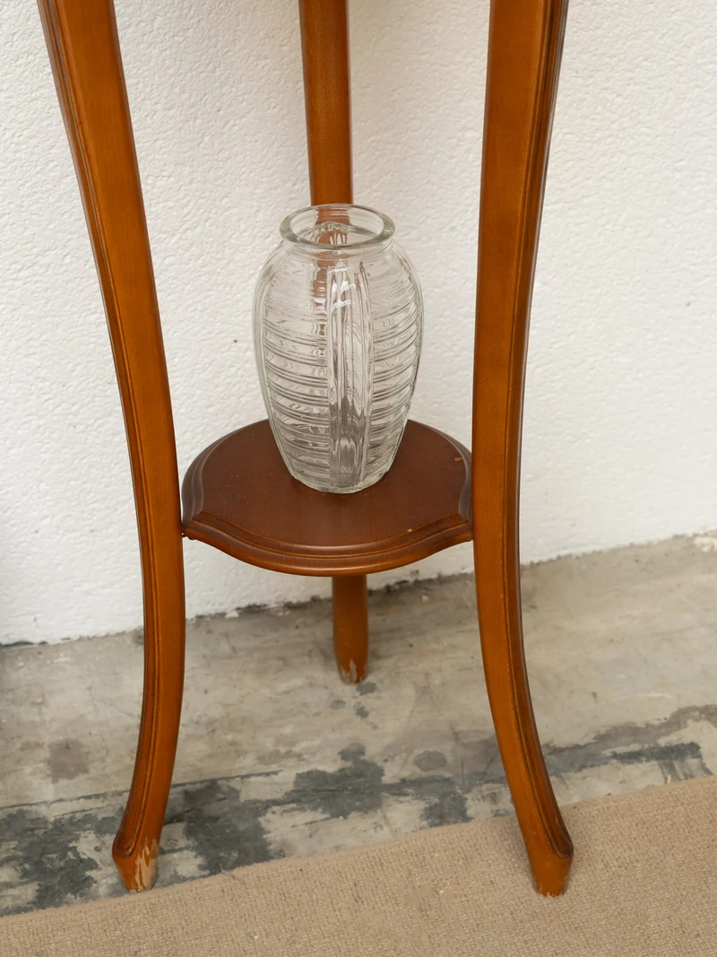 Francine, la sellette tripode en bois et marbre N°1096