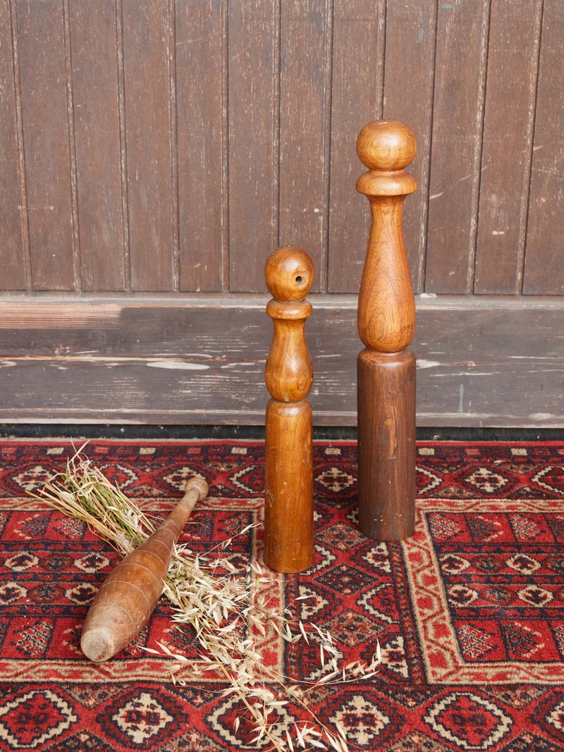 Alix, la paire de quilles anciennes en bois N°1085