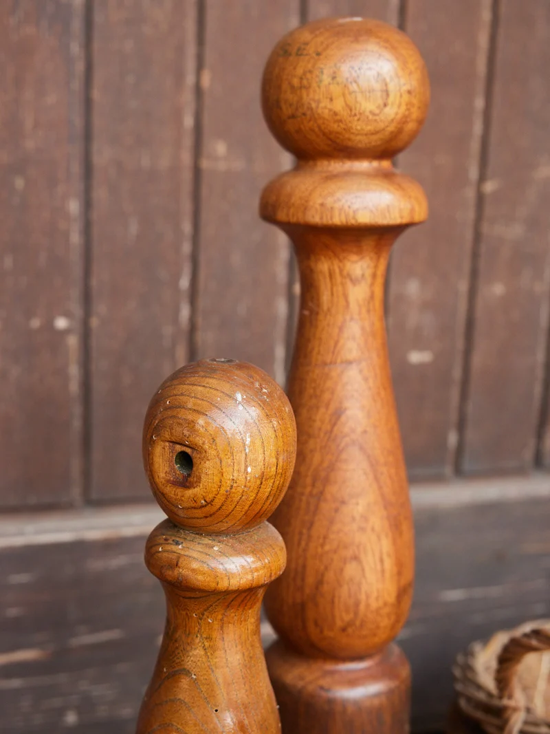 Alix, la paire de quilles anciennes en bois N°1085