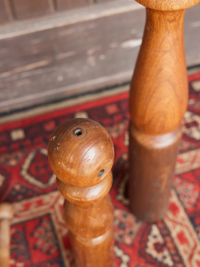 Alix, la paire de quilles anciennes en bois N°1085