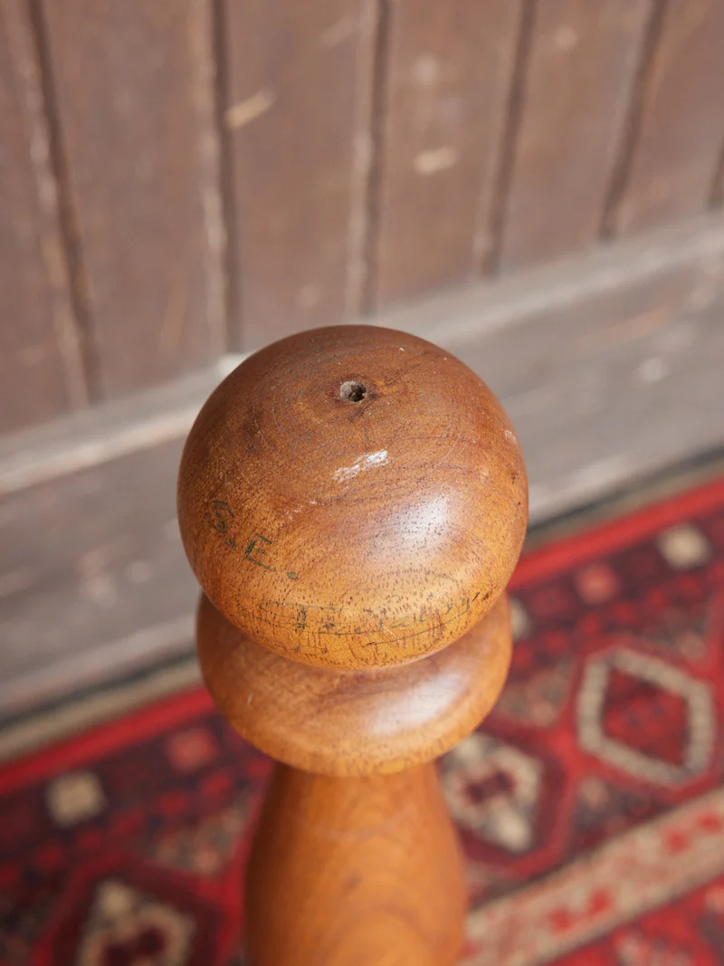 Alix, la paire de quilles anciennes en bois N°1085