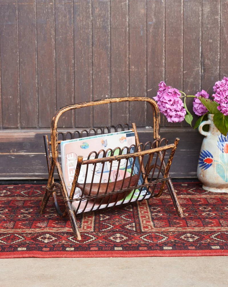 Désiré, le porte-revues en rotin vintage N°217