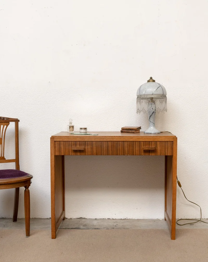 Louise, la coiffeuse en bois N°319