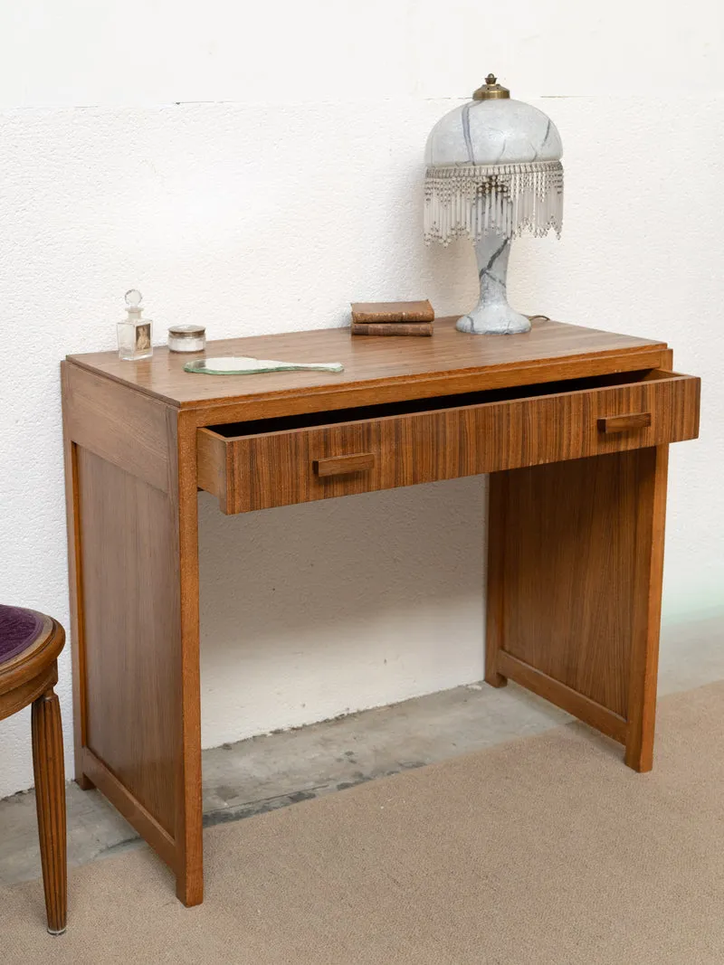 Louise, la coiffeuse en bois N°319