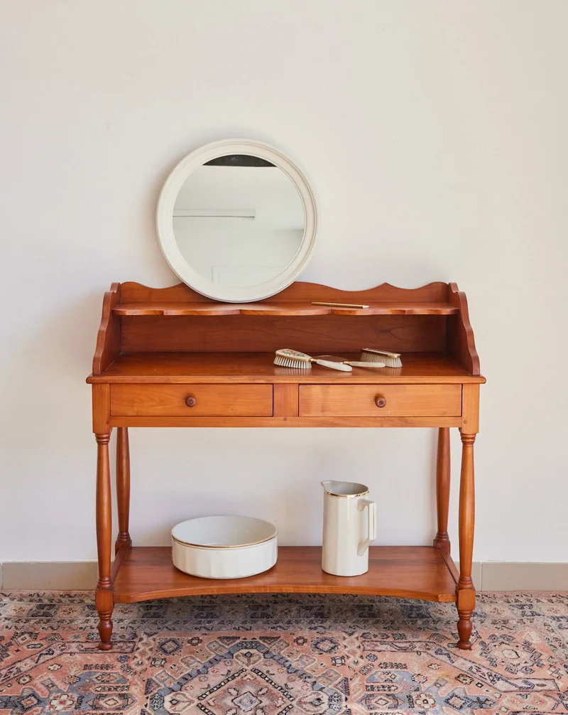 Louise, la coiffeuse en bois N°317
