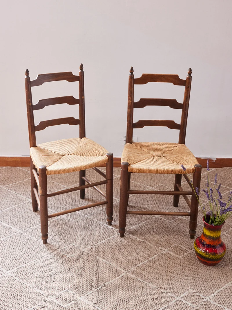 Claude, la paire de chaises en paille N°1340